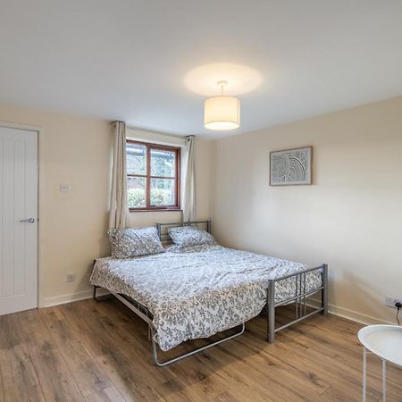 Modern Studio Flat In Wellington, Telford Wellington  Bagian luar foto